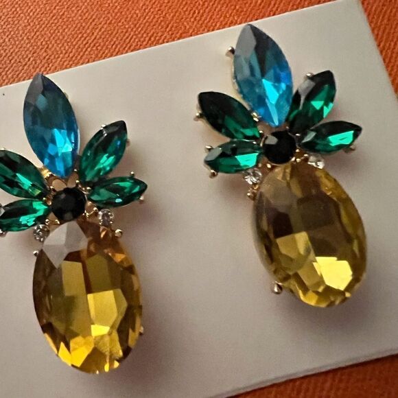 🍍 Stunning pineapple stud earrings 🍍 - Picture 6 of 6